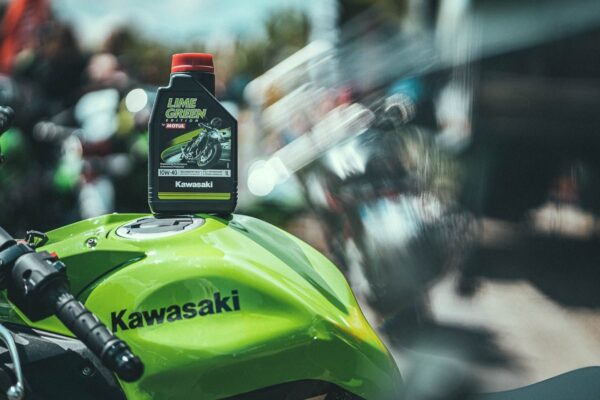 olej-motul-kawasaki-lime-green-sklep-motocyklowy-MonsterBike.pl- kawasaki-warszawa