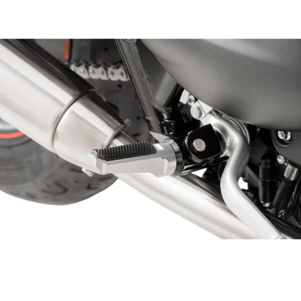 podnóżki-puig-sport-z-gumą-wymagają-adapterów-srebrne-akcesoria-motocyklowe-warszawa-monsterbike-pl-4